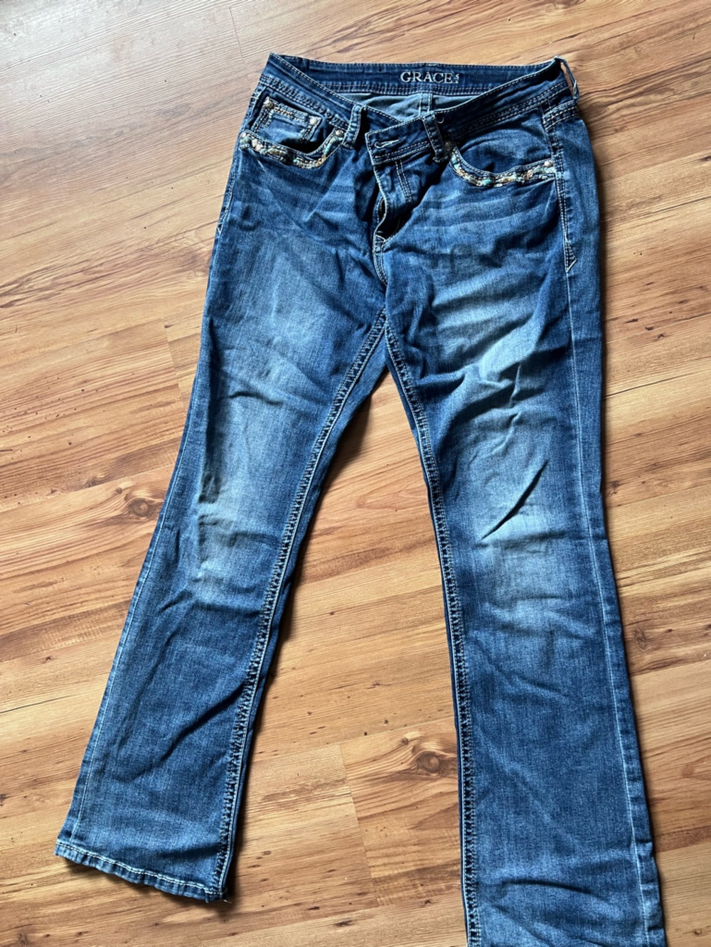 Grace in LA Womens Medium Wash Bootcut Jeans with Embellished Pockets